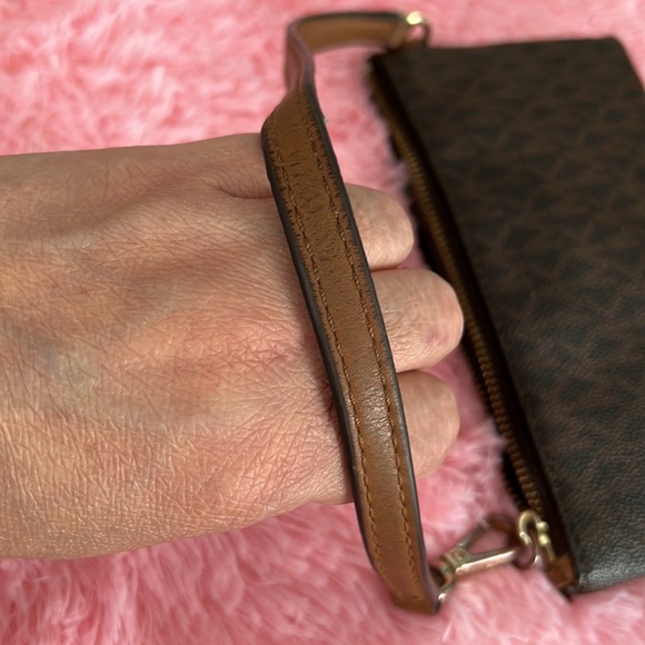 Michael kors Wristlet  Brown with Mk monogram - Picture 7 of 10